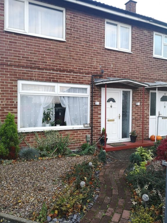 2 bed end terrace house for sale in Grove Road, Houghton Regis
