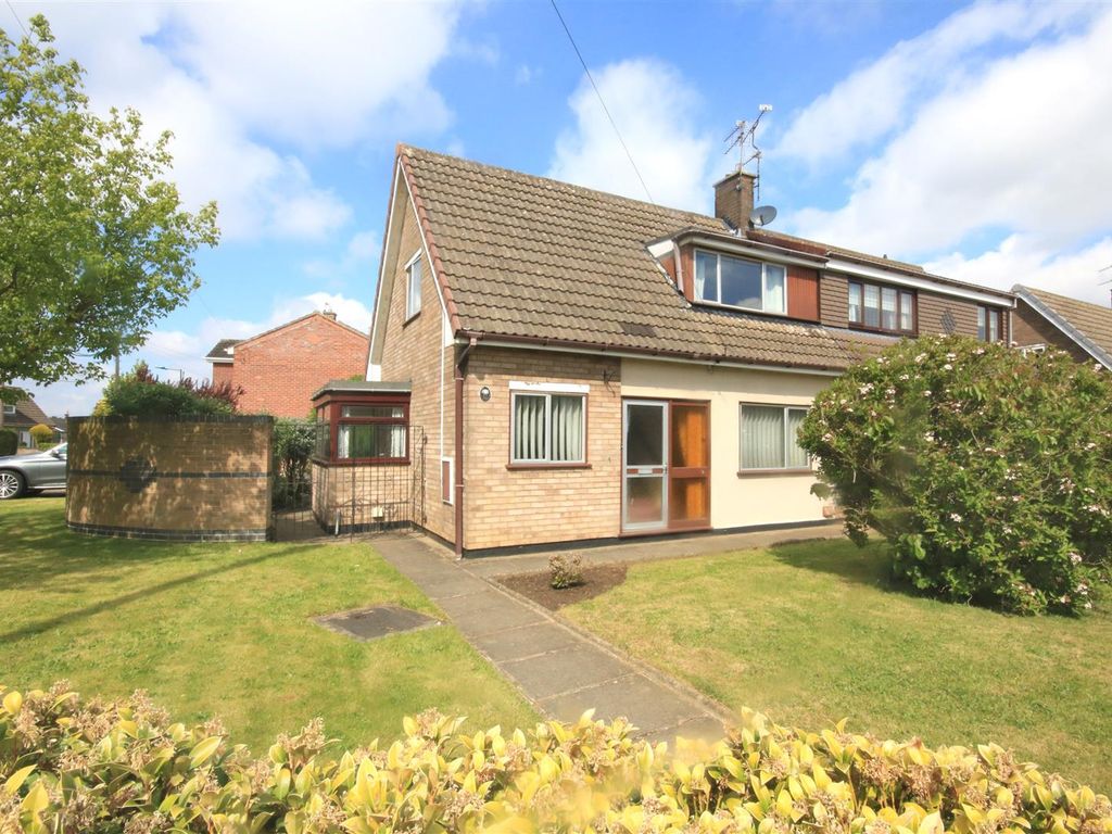 3 bed semidetached bungalow for sale in Ravenfield Road, Armthorpe