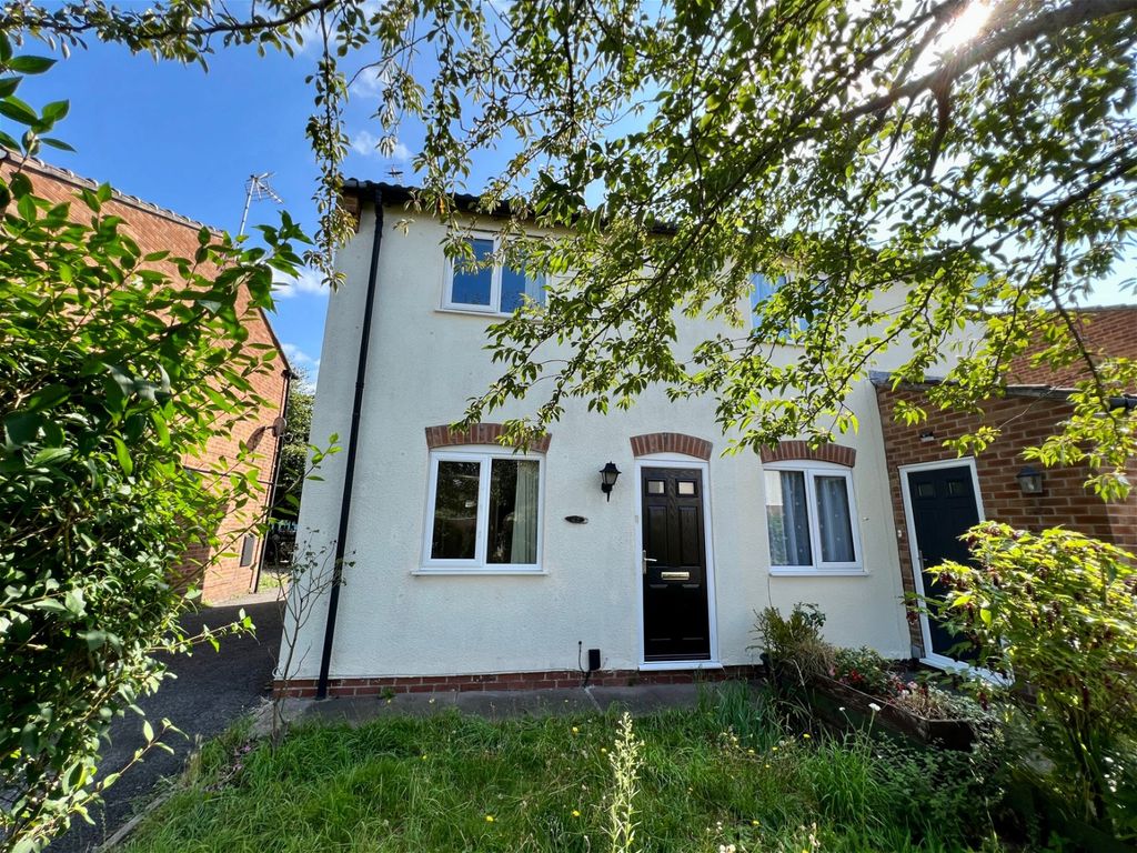 2 bed semidetached house for sale in Castlefields, Nottingham, Nottinghamshire NG2, £150,000