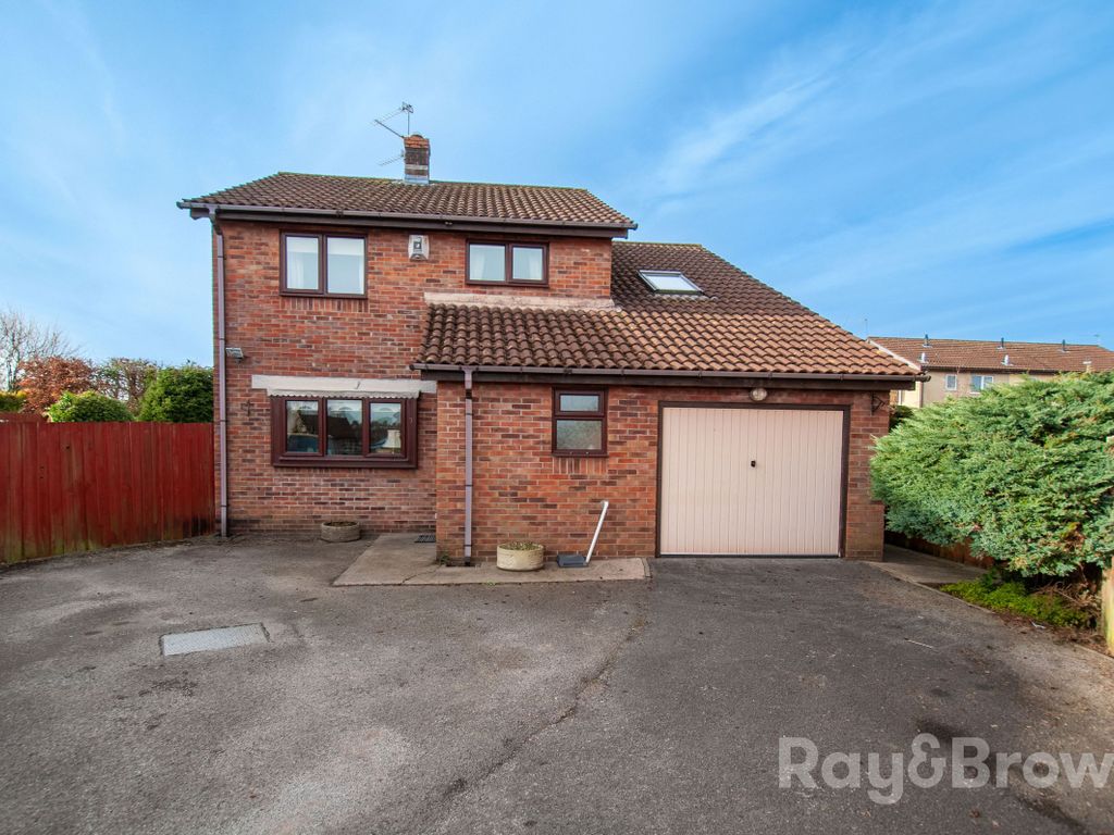 4 bed detached house for sale in Cottage Close, Thornhill, Cardiff CF14