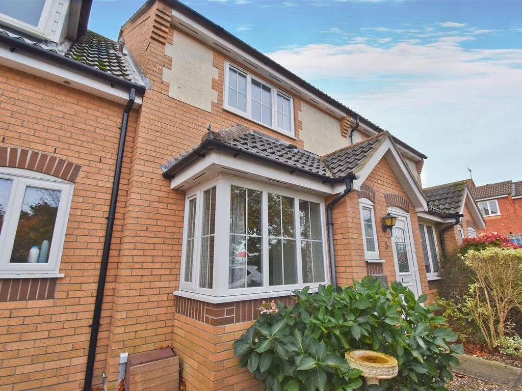 2 bed terraced house to rent in Emery Close, Sheringham NR26, £875 pcm