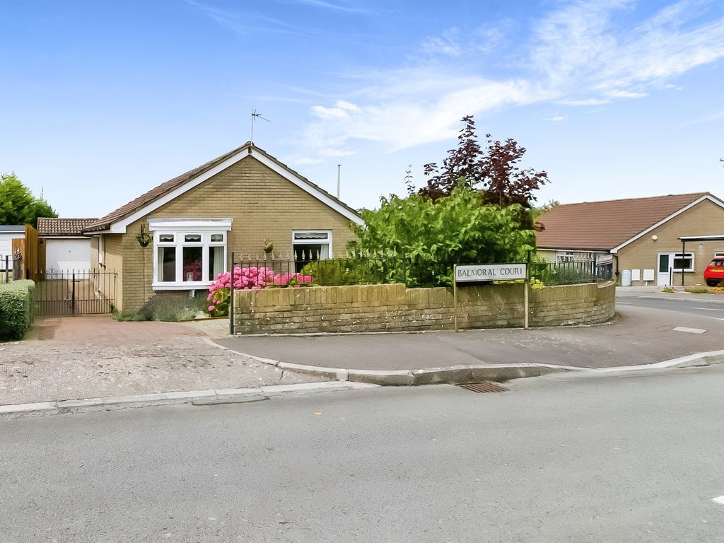 3 bed detached bungalow for sale in Lakin Drive, Barry CF62, £340,000