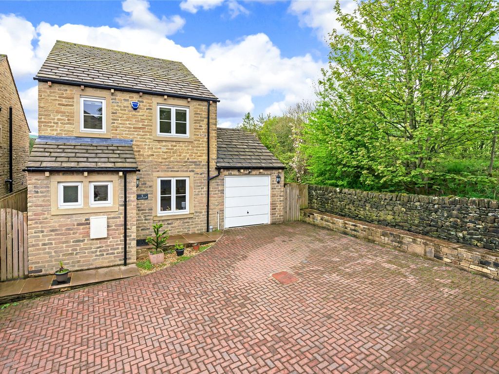 3 bed detached house for sale in Moor Croft, Addingham, Ilkley, West