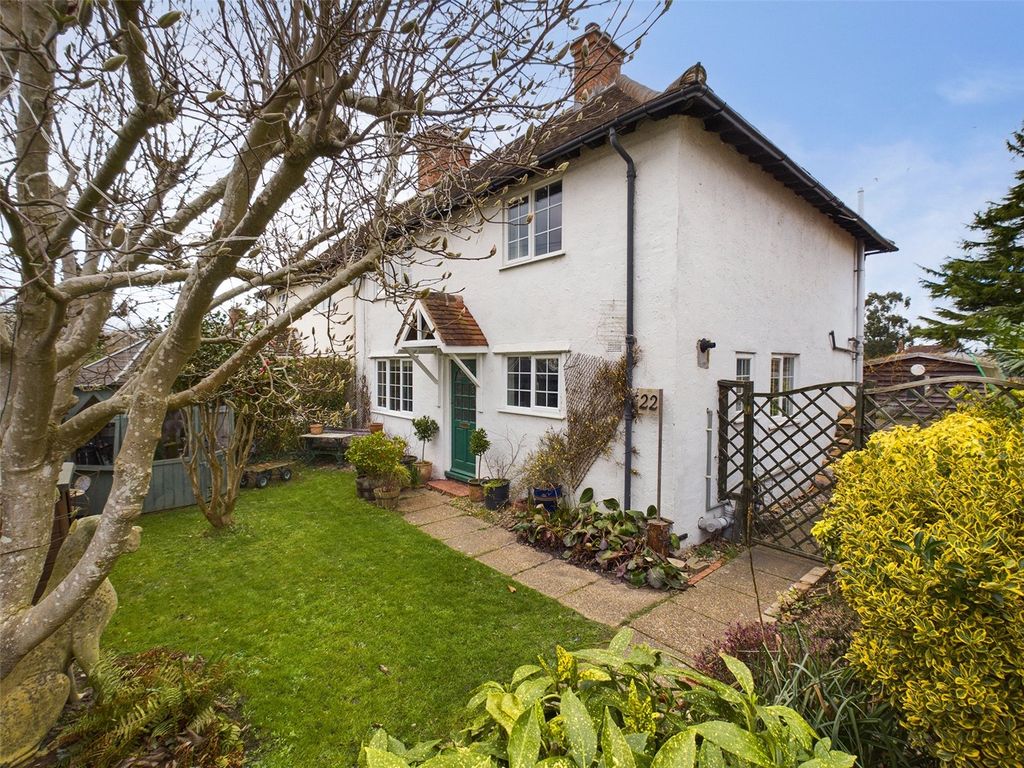 3 bed semidetached house for sale in Thatchers Lane, Worplesdon