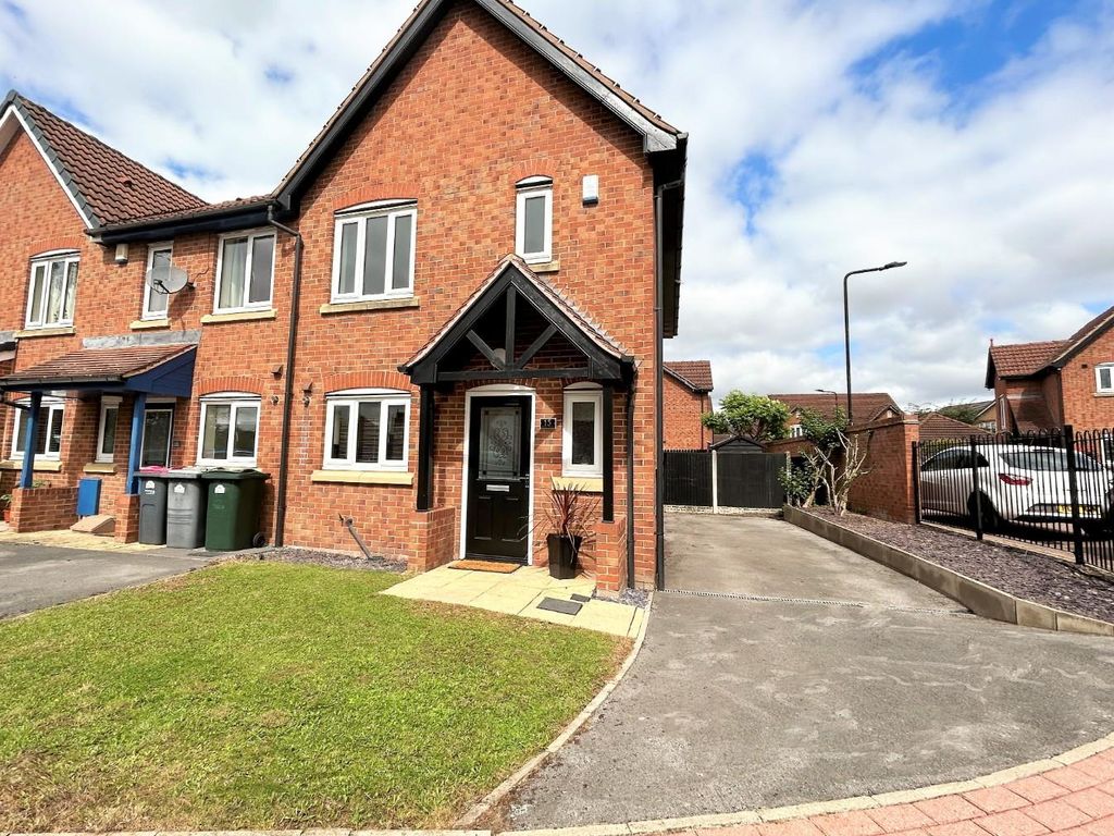 3 bed property for sale in Drake View, Brampton Bierlow, Rotherham S63
