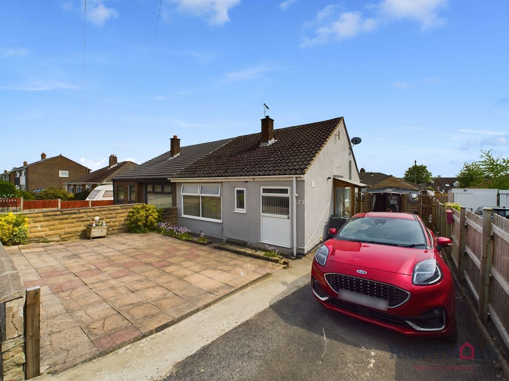 2 bed semidetached bungalow for sale in Woodrow Drive, Low Moor BD12