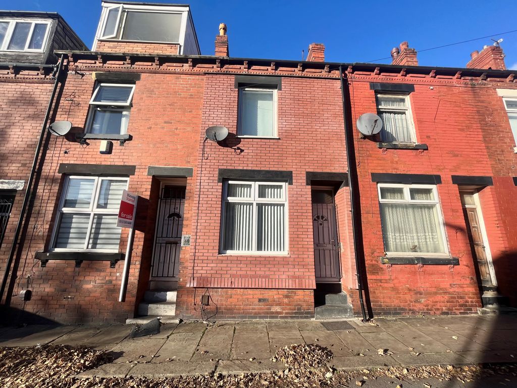 4 bed terraced house to rent in Nowell Mount, Leeds LS9, £1,100 pcm