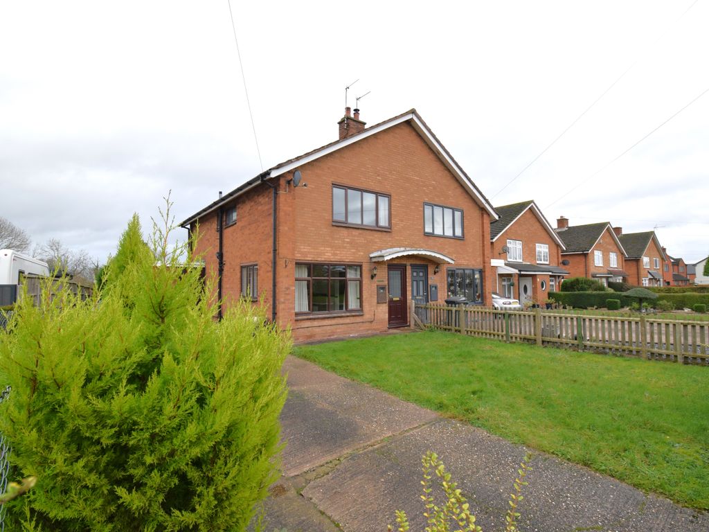 3 bed semidetached house to rent in Manor Lane, Harlaston B79, £1,050