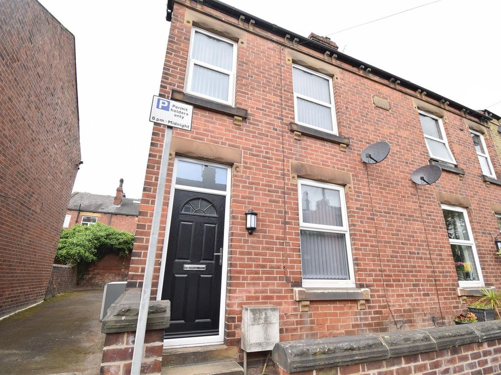 2 bed end terrace house to rent in Cooperative Street, Horbury WF4, £