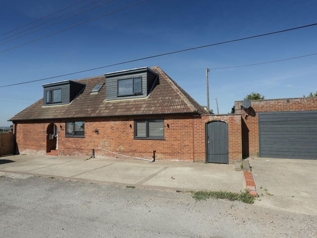 3 bed property for sale in Arundel Road, Cliffsend, Ramsgate CT12 Zoopla