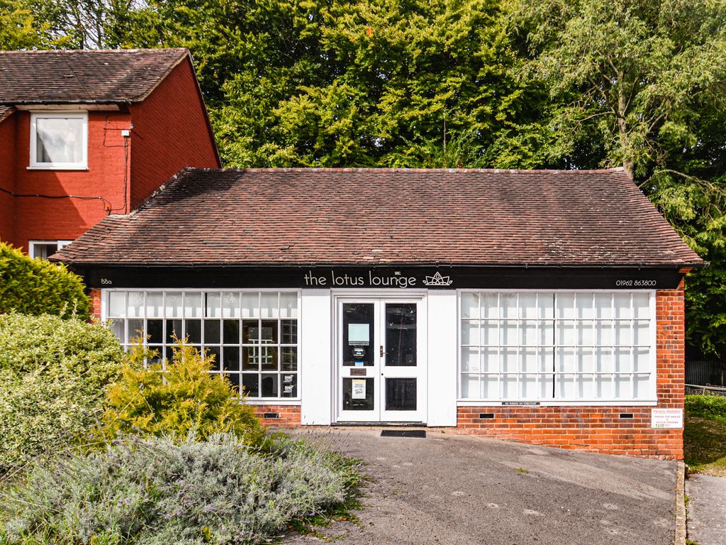 Retail premises to let in 88A Cromwell Road, Winchester SO22, £12,000