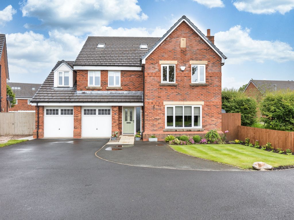 5 bed detached house for sale in Thistleton Place, Wrea Green PR4, £
