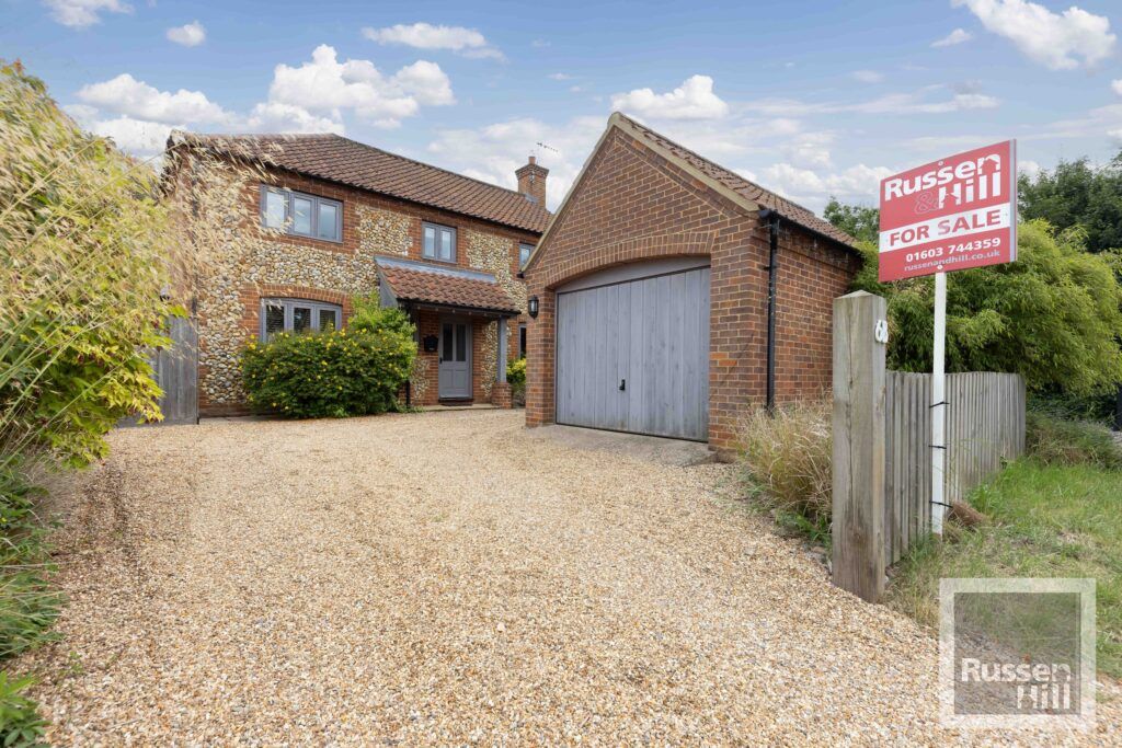 4 bed detached house for sale in South Green, Mattishall, Dereham NR20