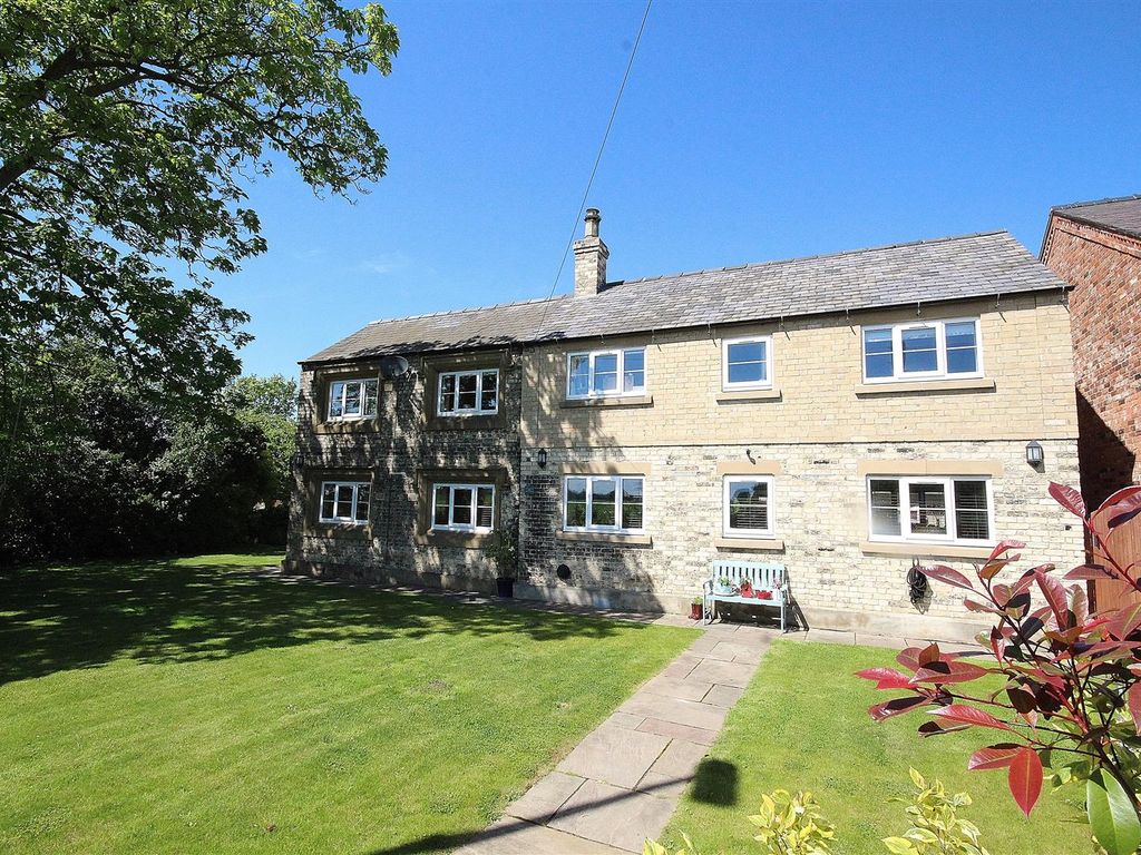 5 bed detached house for sale in Mill Lane, Camblesforth, Selby YO8