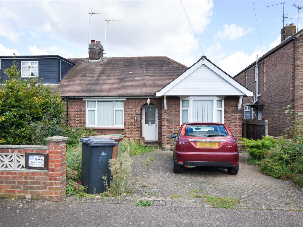 2 bed semidetached bungalow for sale in Hillside Road, Wellingborough