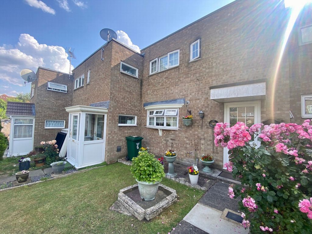 3 bed terraced house for sale in Derwent Rise, London NW9 Zoopla