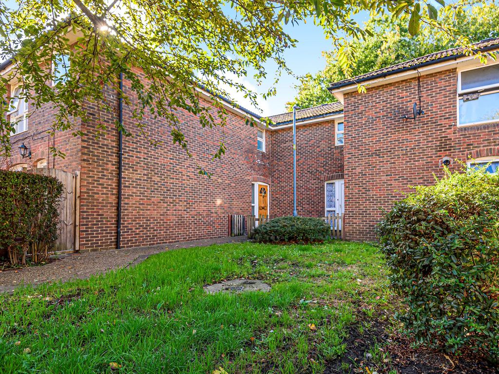 3 bed property for sale in Heath Road, London SW8, £575,000 Zoopla