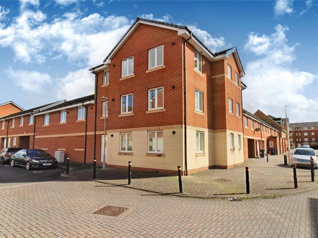 2 bed flat for sale in Padstow Road, Churchward, Swindon, Wiltshire SN2