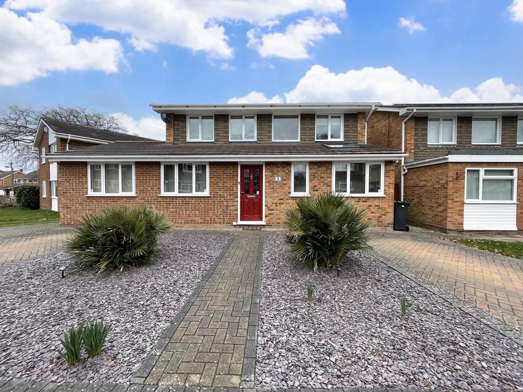 4 bed detached house for sale in Coppice Gardens, Yateley, Hampshire