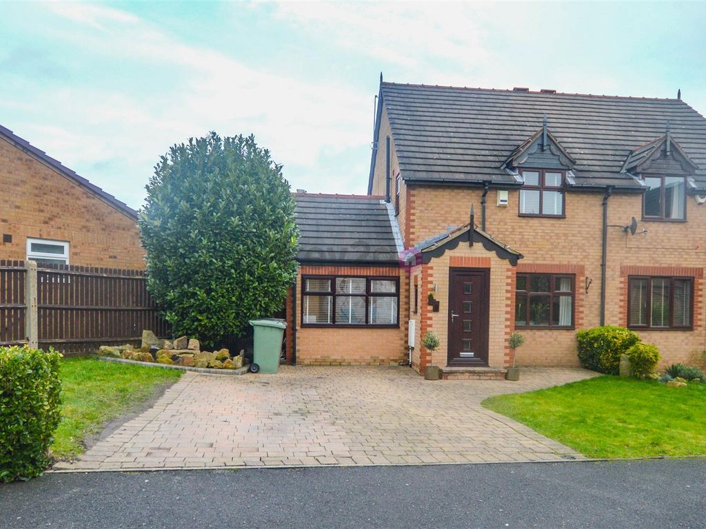 4 bed semidetached house for sale in Fanshaw Avenue, Eckington