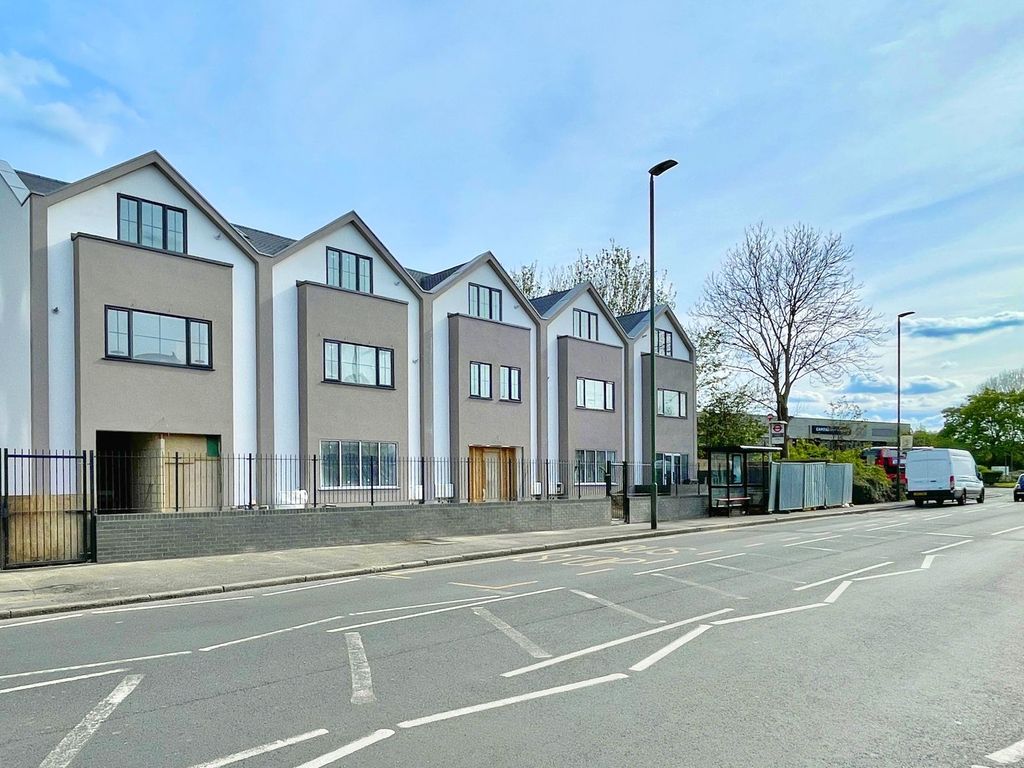 2 bed flat to rent in Stafford Road, Croydon CR0, £1,950 pcm Zoopla