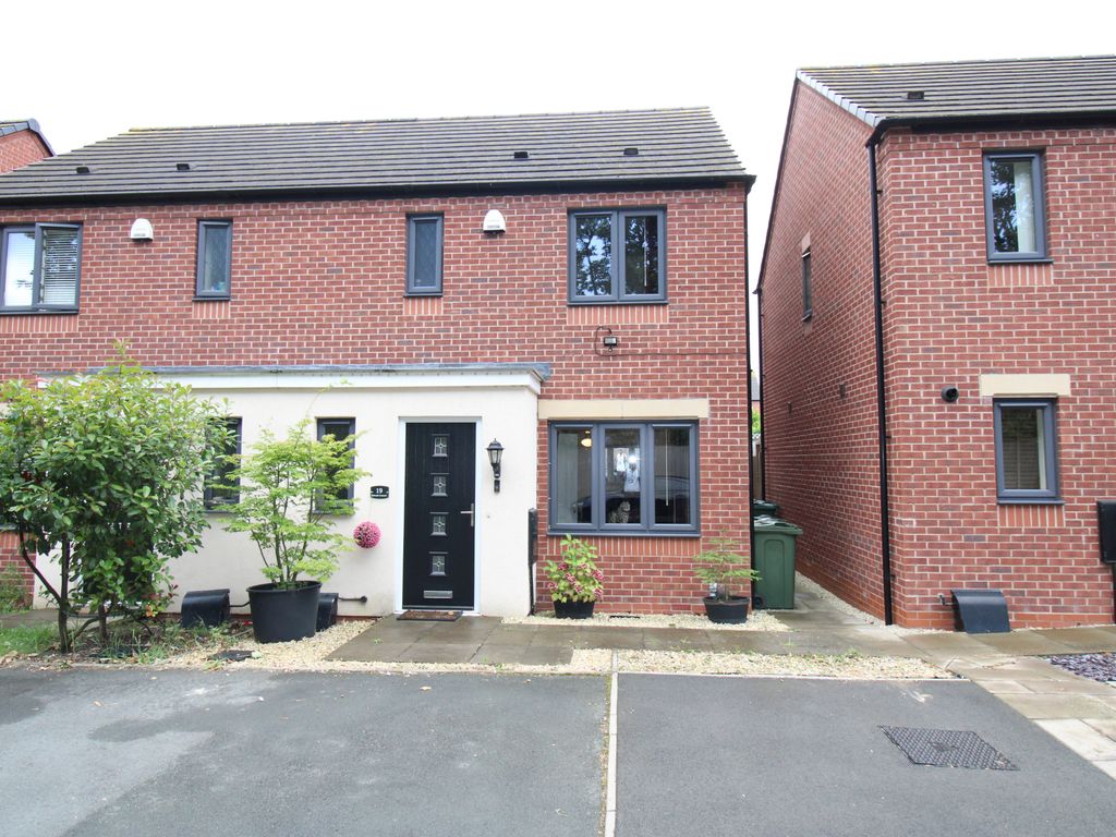 3 bed semidetached house for sale in Kirkwall Crescent, Wolverhampton