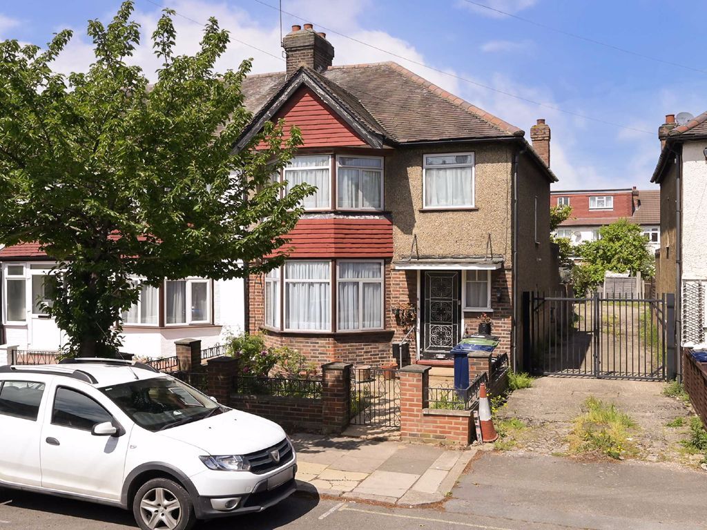 3 bed terraced house for sale in Court Way, London W3 Zoopla