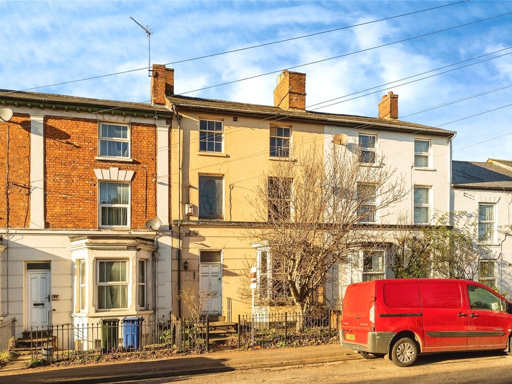 5 bed town house for sale in Middleton Road, Banbury, Oxfordshire OX16