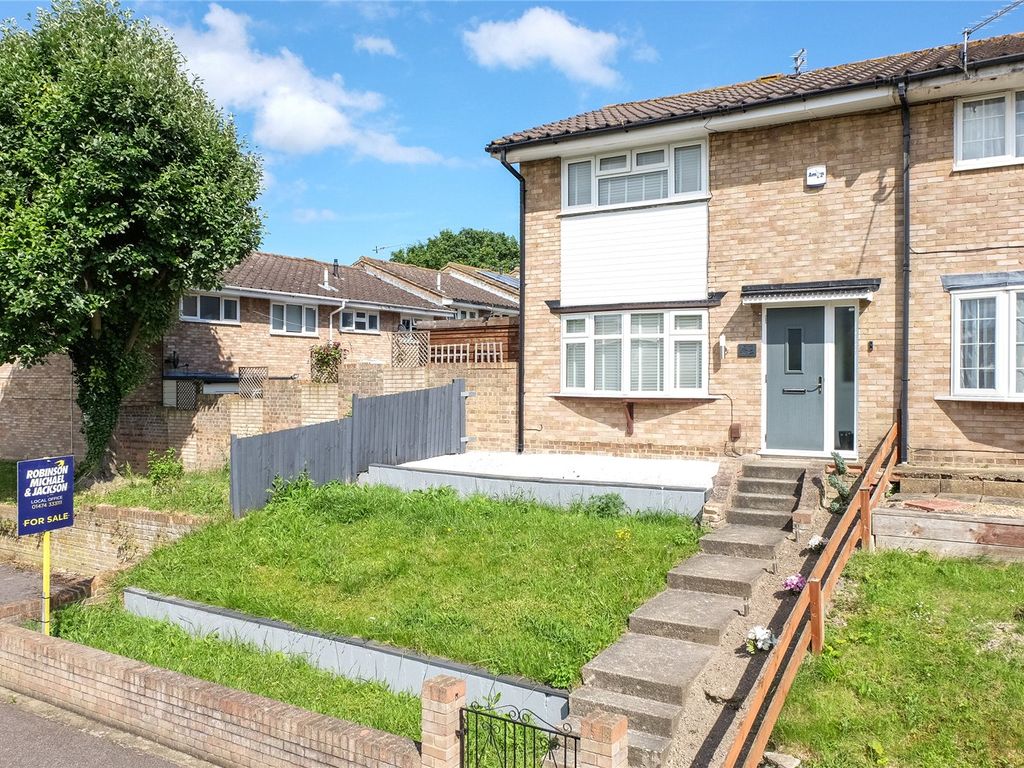 2 bed end terrace house for sale in Lorton Close, Gravesend, Kent DA12