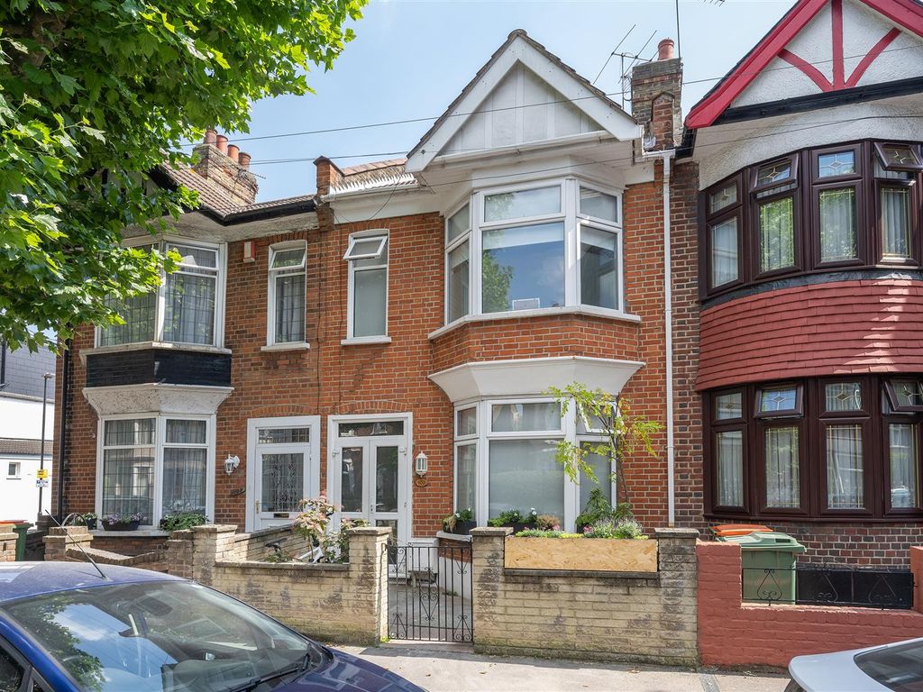 4 bed property to rent in Haldane Road, London E6, £2,495 pcm Zoopla