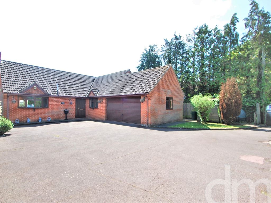 3 bed detached bungalow for sale in Church Road, Tiptree, Colchester