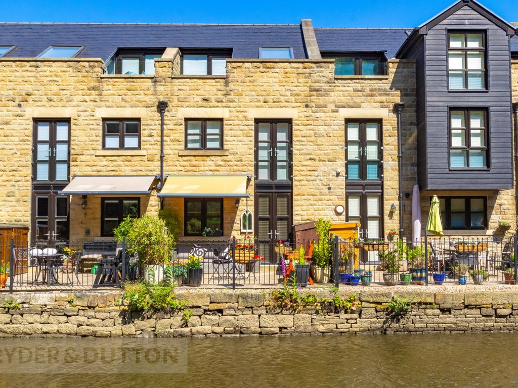 4 bed town house for sale in Victoria Quay, Wool Road, Dobcross, Saddleworth OL3 Zoopla