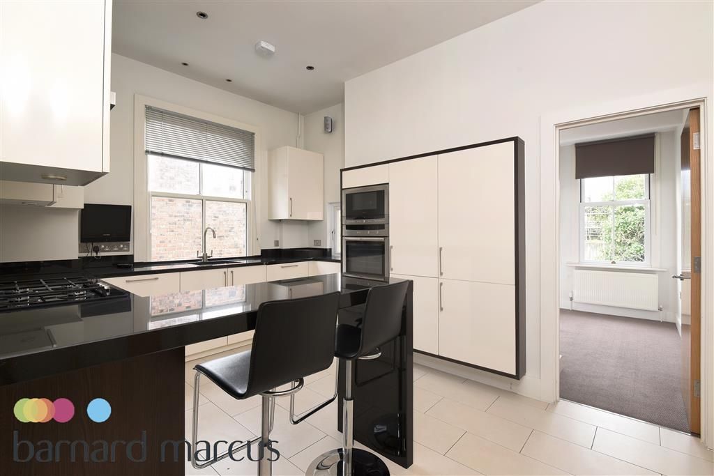 3 bed flat to rent in Flanders Mansions, Flanders Road, Chiswick W4