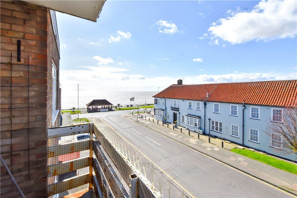 2 bed flat for sale in Kings Avenue, HollandOnSea, ClactonOnSea CO15 Zoopla