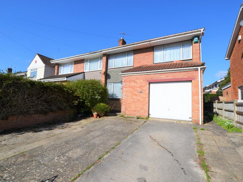 3 bed semidetached house for sale in Broadleas, Headley Park, Bristol