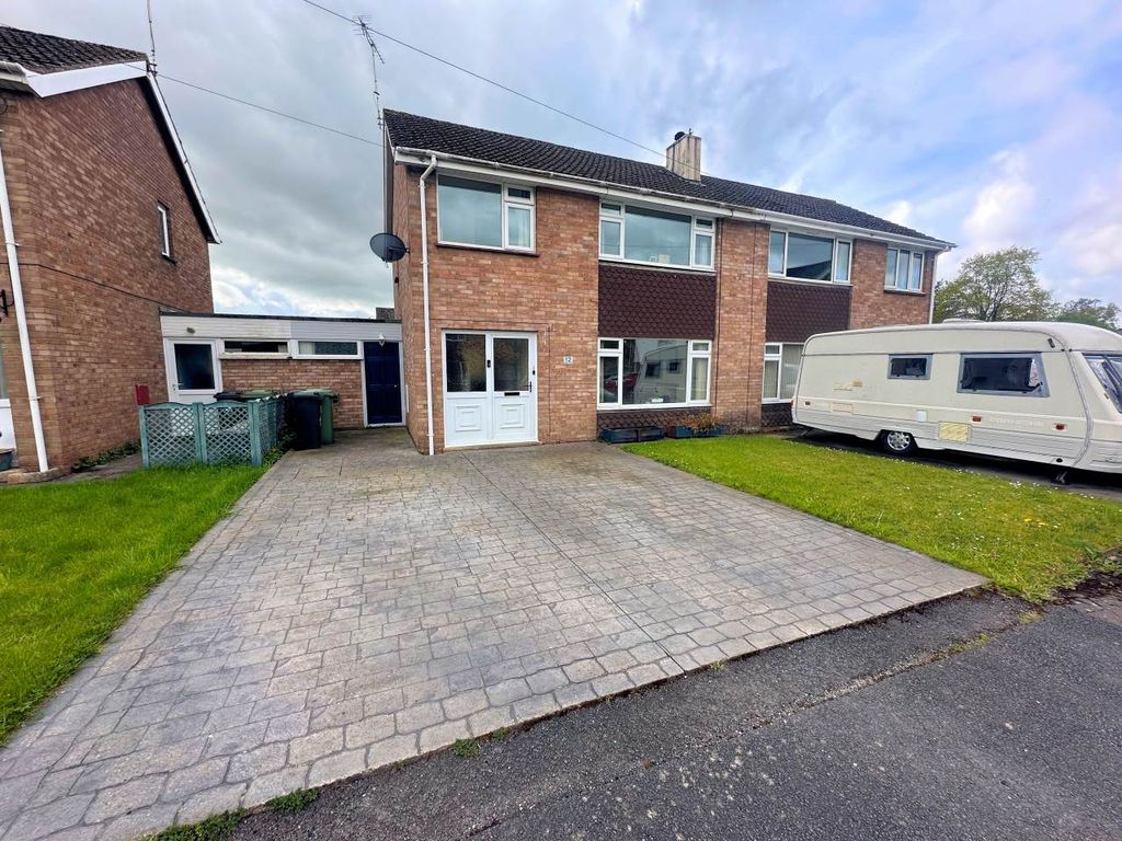 3 bed property to rent in Eastley Close, Falfield, Nr Thornbury GL12, £