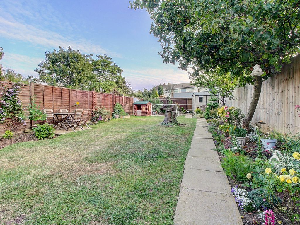 3 bed semidetached house for sale in Tattenhoe Lane, Bletchley MK3, £