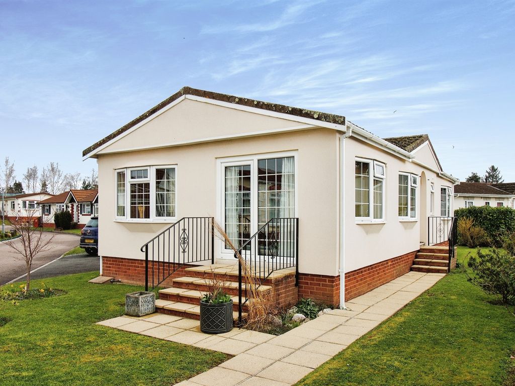 2 bed mobile/park home for sale in New Park, Bovey Tracey, Newton Abbot