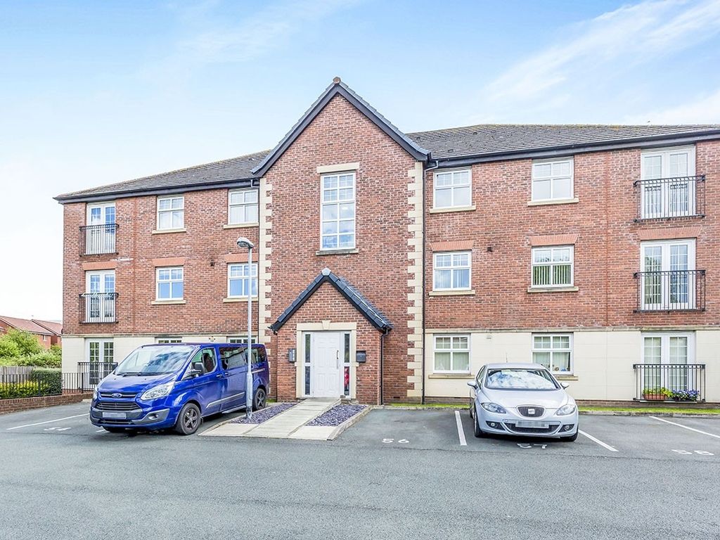 2 bed flat to rent in Kings Court Regency Walk, Middlewich, Cheshire