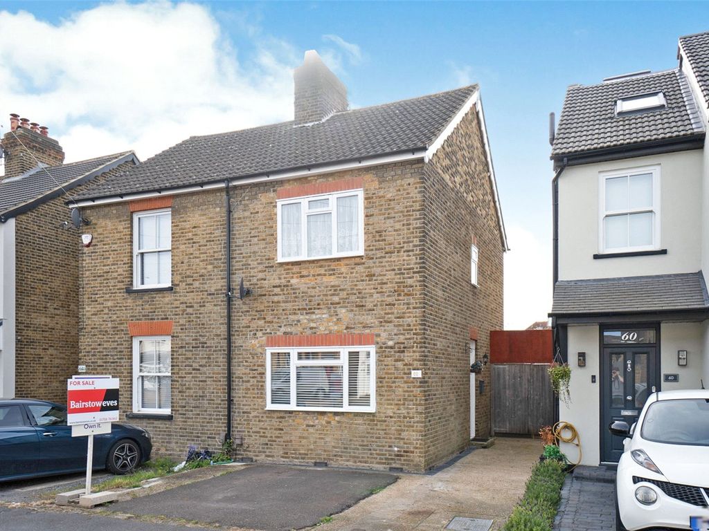 3 bed semidetached house for sale in Salisbury Road, Romford, Essex