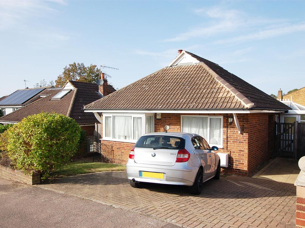 2 bed detached bungalow for sale in The Forstal, Pembury, Tunbridge