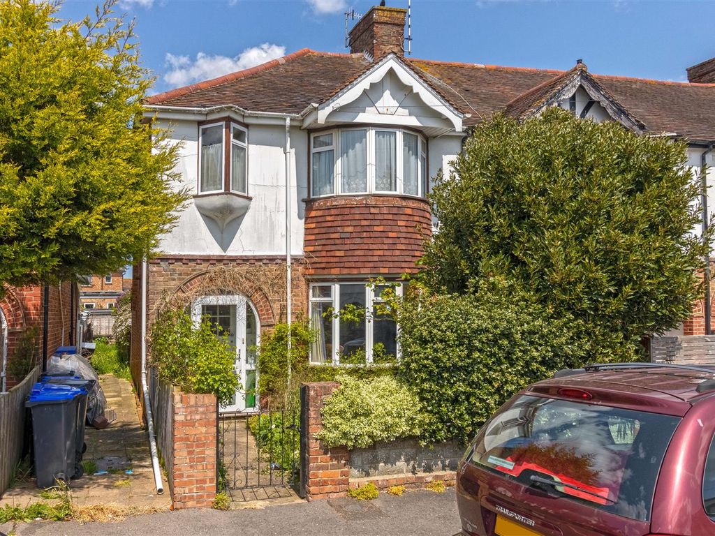 3 bed end terrace house for sale in Alverstone Road, Broadwater