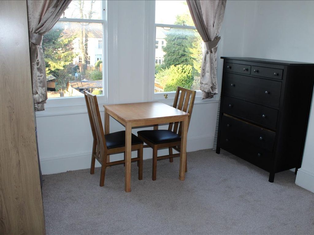 Room to rent in Arran Road, London SE6, £700 pcm Zoopla