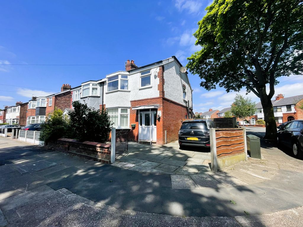 3 bed semidetached house for sale in Moss Park Road, Stretford