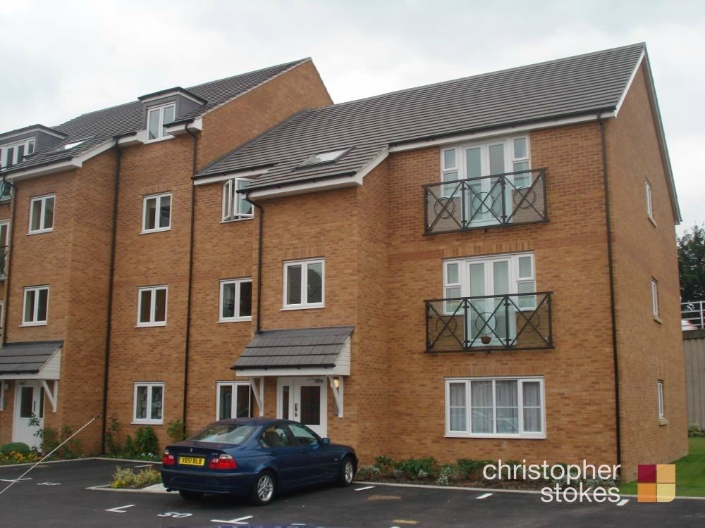 2 bed flat to rent in Gwendoline Court, Bryonstone Road, Waltham Cross