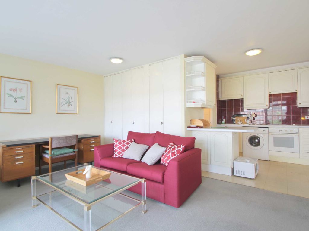 Studio to rent in Barbican, London EC2Y, £2,167 pcm Zoopla