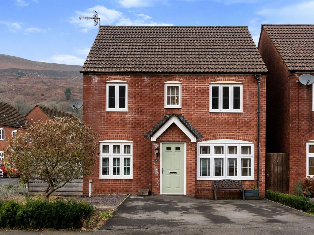 3 bed detached house for sale in Ffordd Danygraig, Godrergraig, Swansea