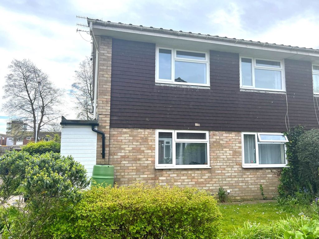 2 bed flat to rent in Hudson Close, Durrington BN13, £1,100 pcm Zoopla