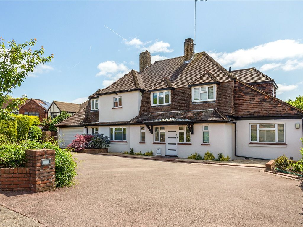 5 bed detached house for sale in Parkland Close, Chigwell, Essex IG7