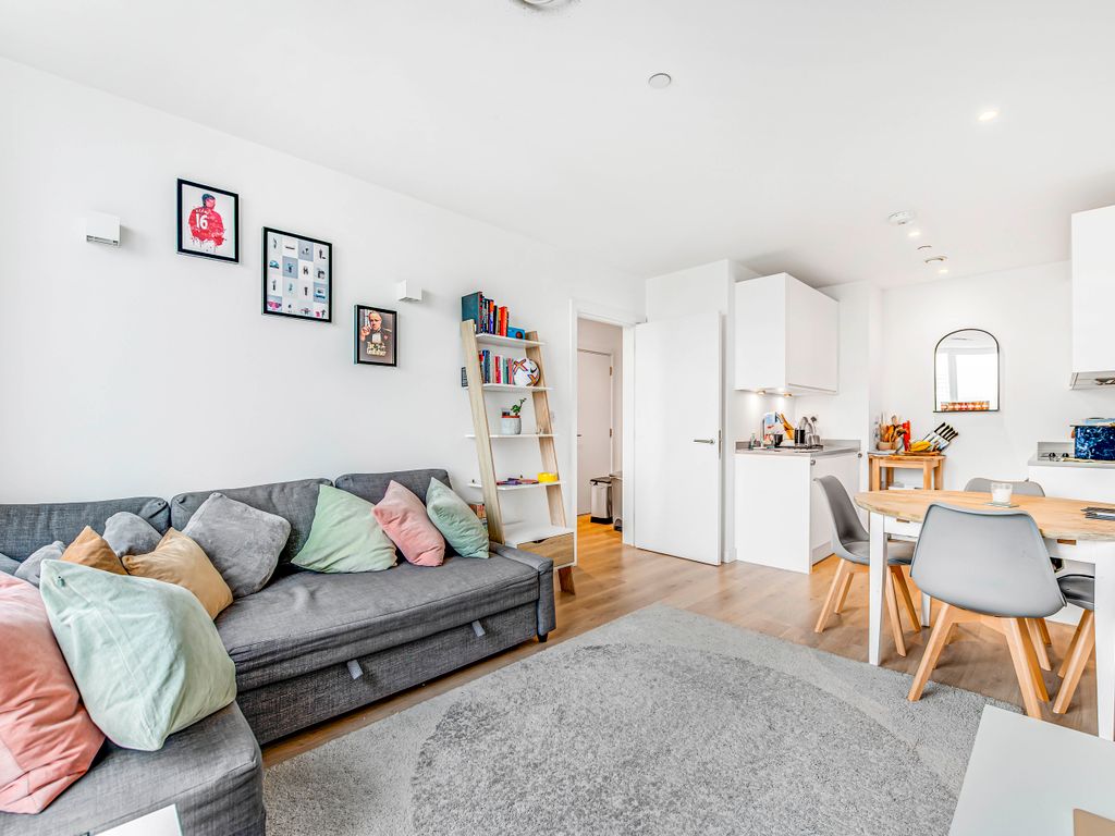 102 Bollo Lane London W4  